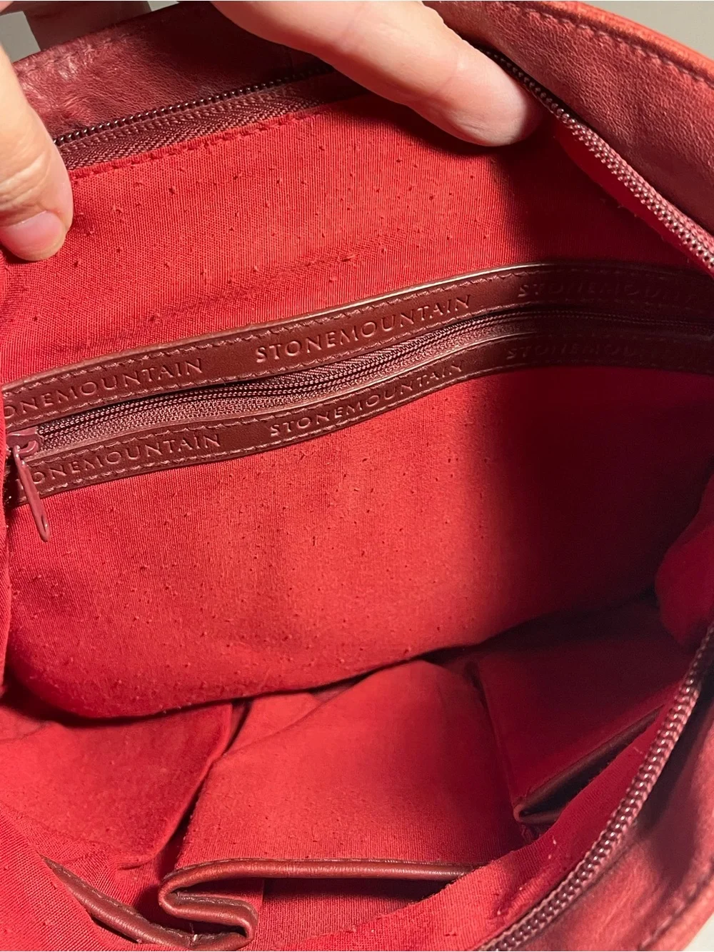 Stone Mountain Red Pebble Leather Shoulder Bag Tote 3-Zip